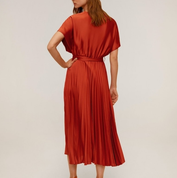 MANGO Pleated midi dress - Picture 6 of 9